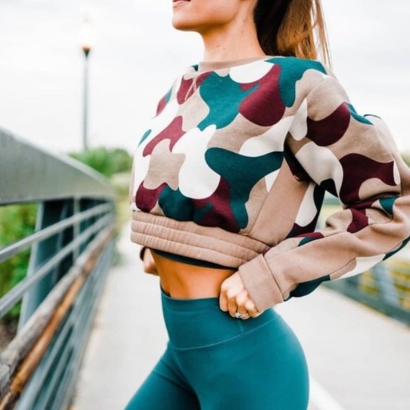 Balance Athletica outlander camo sweatshirt - Picture 2 of 8